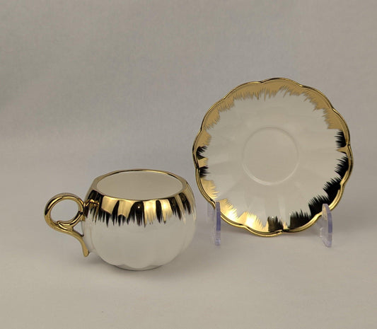 6 tasses à café HomeDeLuxe avec liseré doré, design élégant, en porcelaine blanche, parfaites pour le café.