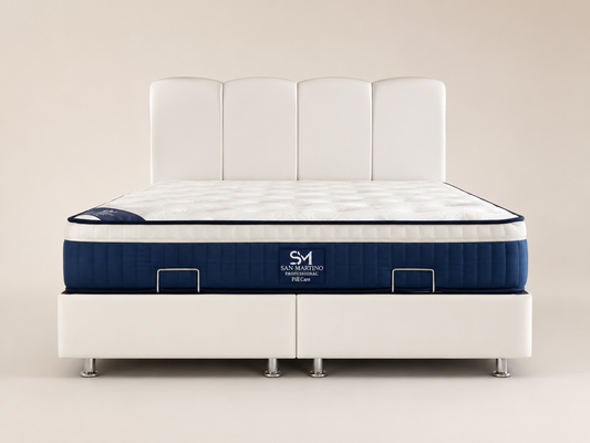 Lit coffre HomeDeLuxe CELIA blanc en velours, avec espace de rangement intégré, design moderne et élégant pour chambre.