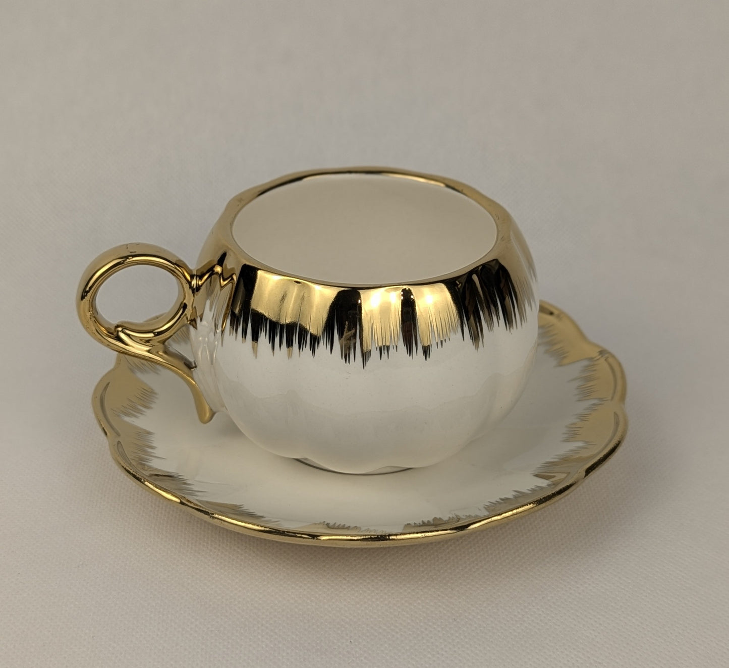 6 tasses à café liseré doré