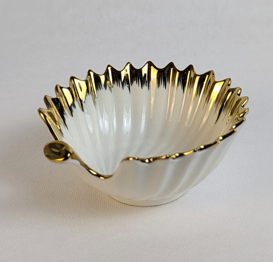 Set d'apéritif en 4 pièces de HomeDeLuxe avec assiettes et bols en céramique pour servir des amuse-bouches.