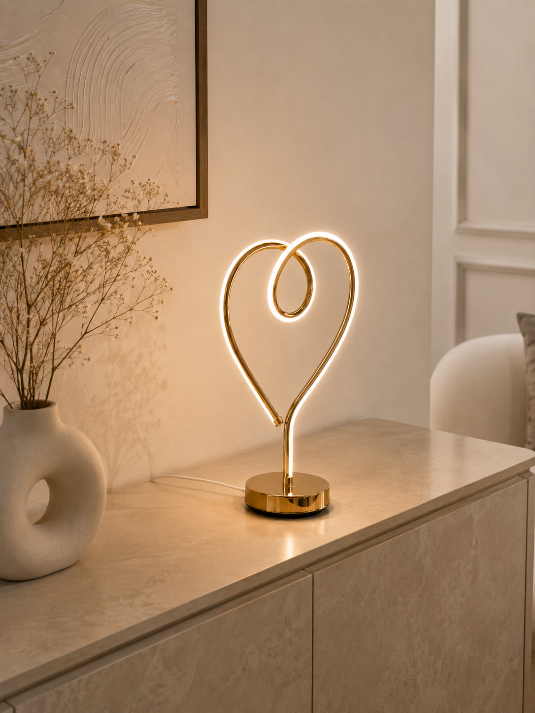 Lampe LED cœur HomeDeLuxe avec design en forme de cœur, lumière douce et ambiance chaleureuse pour la décoration intérieure.
