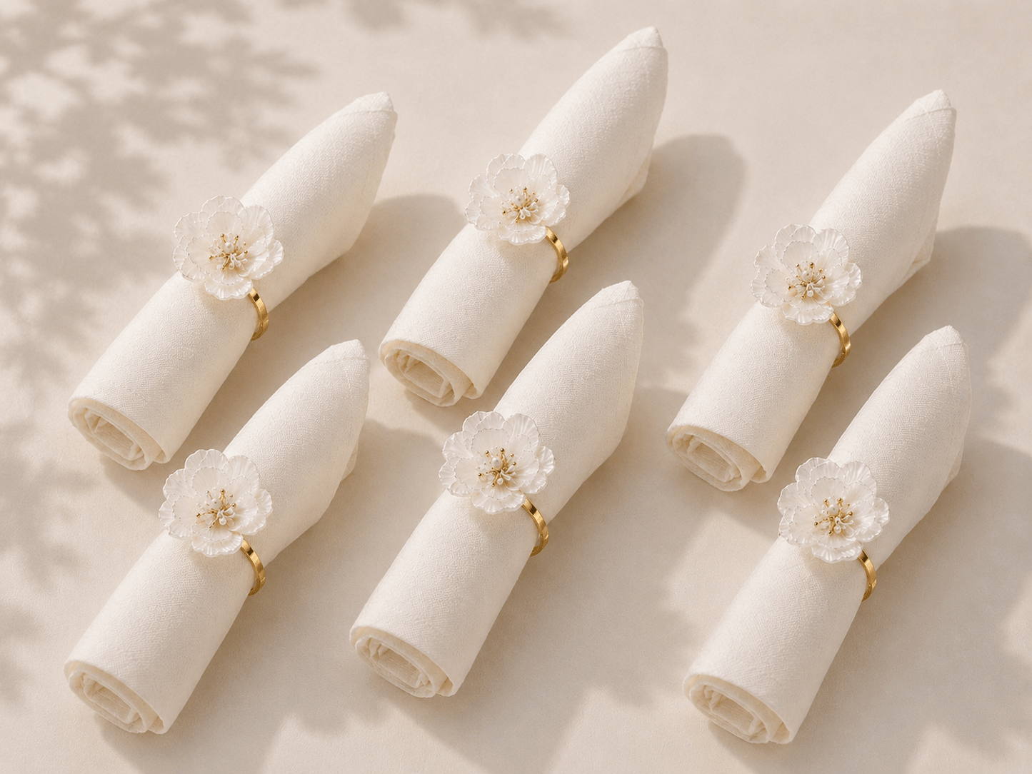Rond de serviette fleur blanche gold - HomeDeLuxe