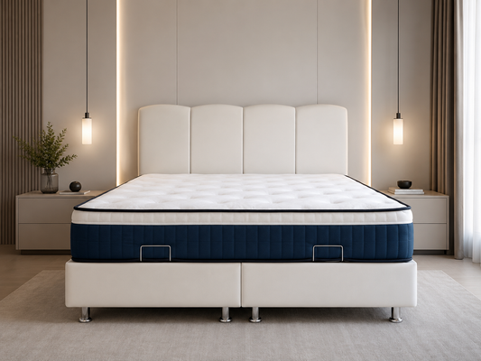 Lit coffre HomeDeLuxe CELIA BLANC CASSE en velours, avec espace de rangement, tissu doux et élégant, pour chambre moderne.