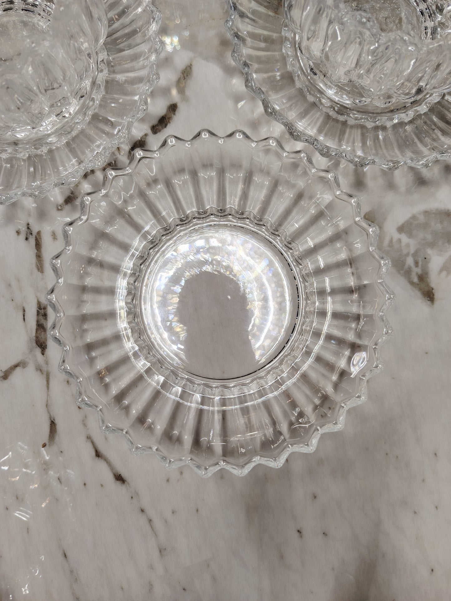 Bols et soucoupes en verre