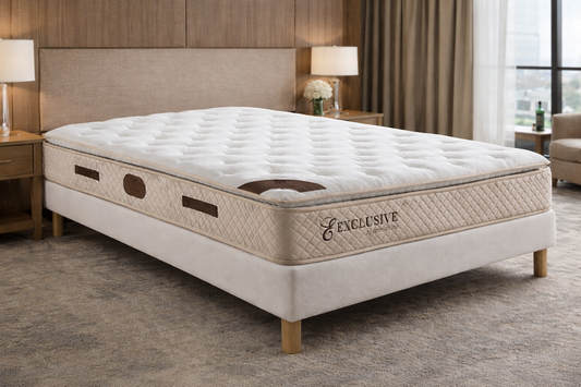 Matelas HomeDeLuxe Ressorts beige de 32 cm avec surmatelas intégré, visible avec sa texture et son design confortable.