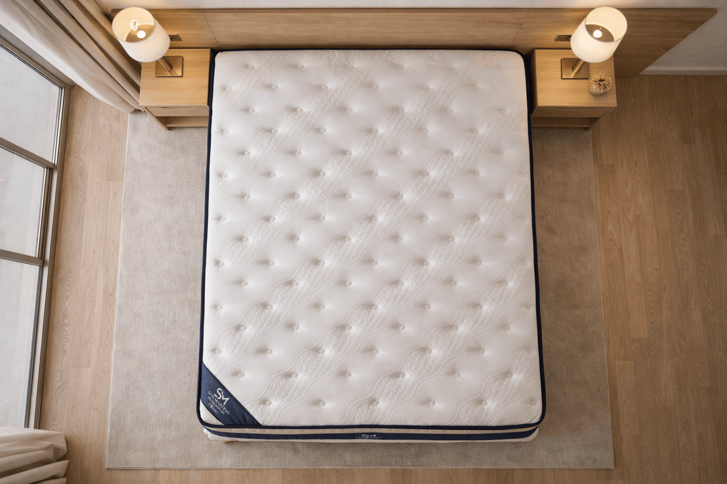 Matelas HomeDeLuxe Hilton en mousse de 25 cm d'épaisseur, vue en gros plan, avec surface douce et support confortable visible.