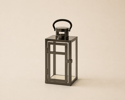 Lanterne fumée HomeDeLuxe en verre avec finition sombre, idéale pour décoration intérieure ou extérieure élégante.