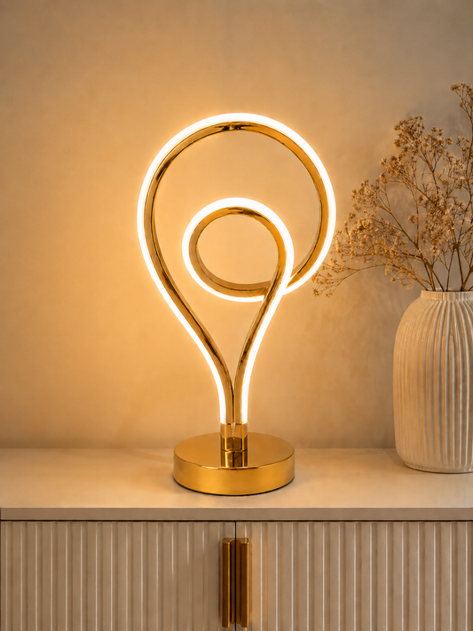 Lampe LED twist HomeDeLuxe avec design moderne, éclairage blanc chaud et câble tressé pour une ambiance chaleureuse.