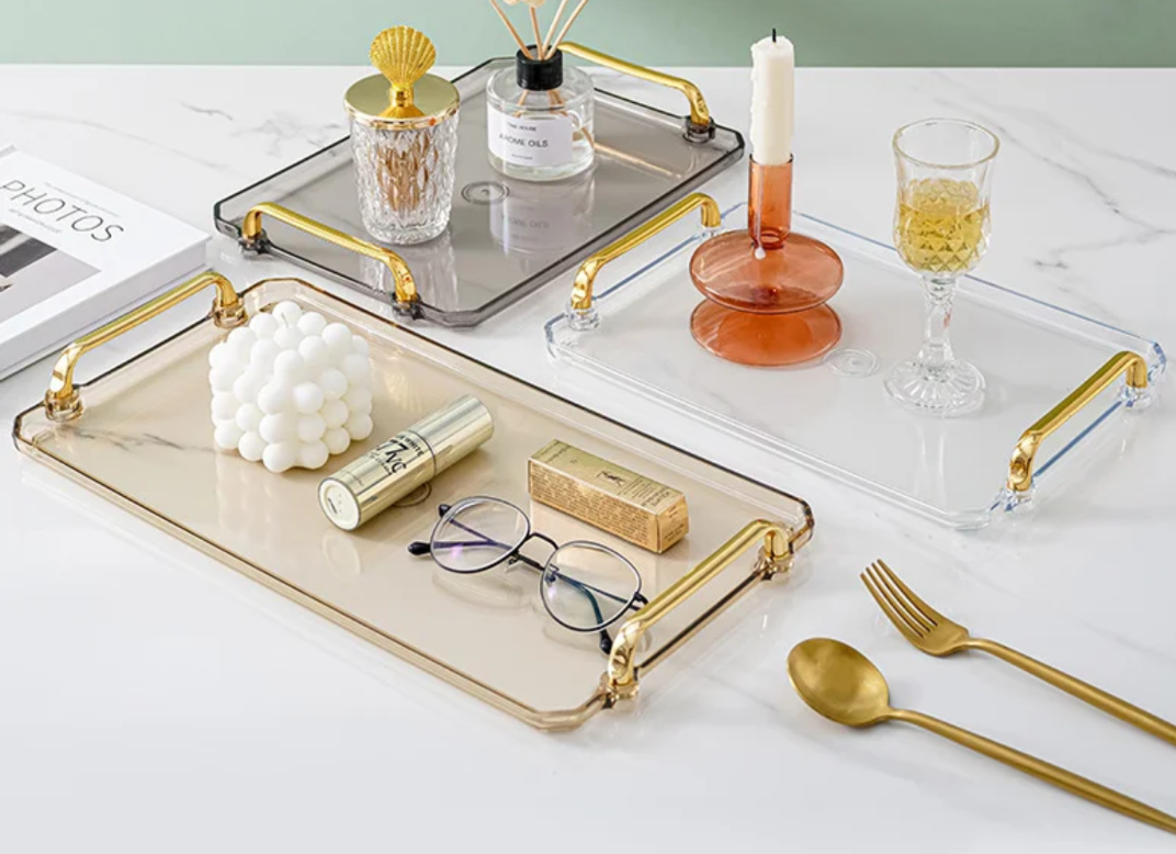 Plateau décoratif rectangulaire en plastique effet verre avec poignées dorées