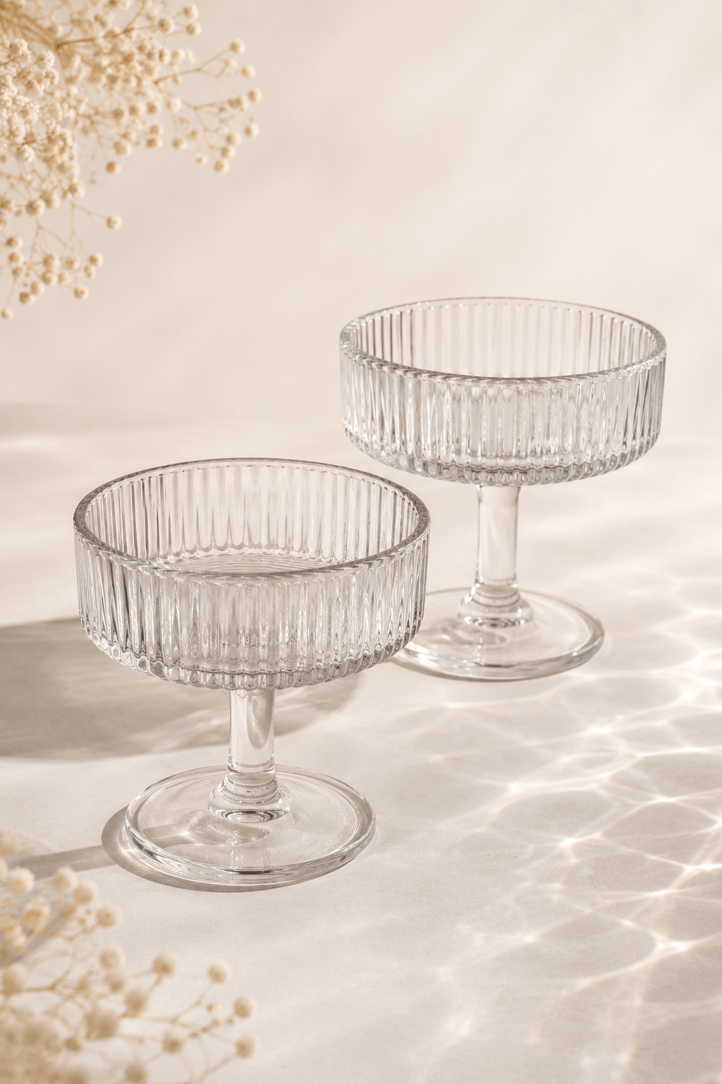 Coupe à glace HomeDeLuxe, set de six coupes en verre transparent avec design élégant, parfaites pour servir des desserts glacés.