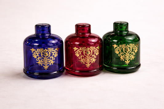 Bonbonnière colorée de style marocain, avec motif traditionnel, de la marque HomeDeLuxe, en verre ou céramique.