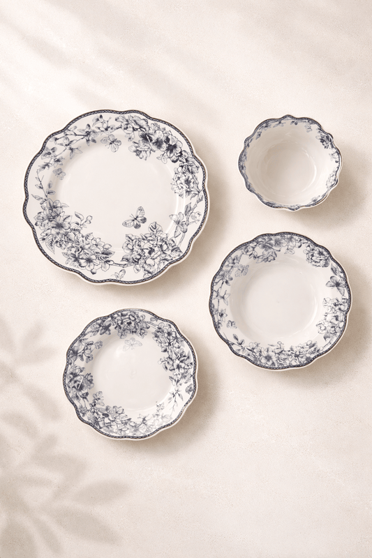 Élégant service de table 24 pièces aux motifs papillon bleu subtils - Home de Luxe France 