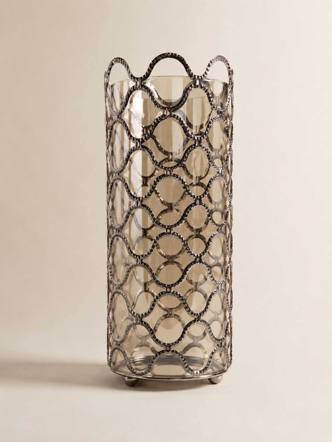 Long vase avec détails argenté