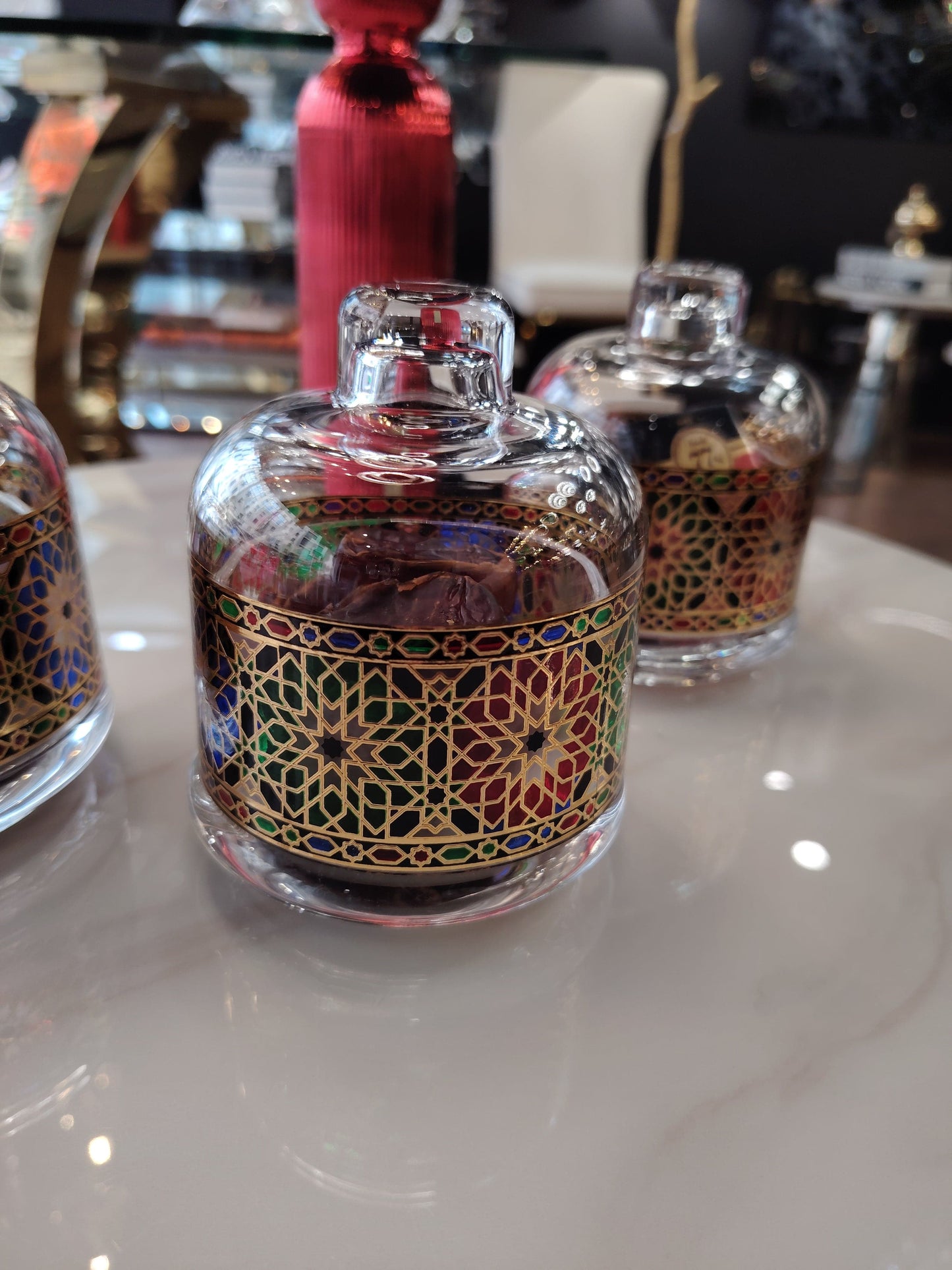 Bonbonnière HomeDeLuxe avec design marocain en trio, décor élégant en céramique pour rangement ou décoration intérieure.