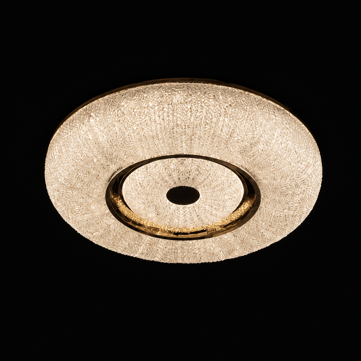 Plafonnier LED brillant doré
