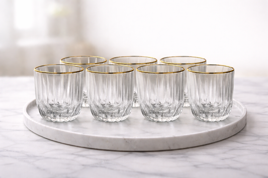 Verres Linea gold de HomeDeLuxe, élégant set de six verres à boissons avec finition dorée, parfait pour les occasions spéciales.