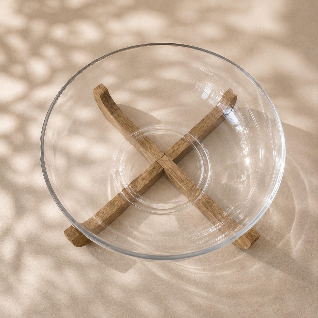 Saladier en verre HomeDeLuxe pour salade, avec une forme ronde élégante et un design transparent.