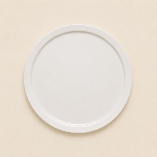 Plat de présentation en céramique HomeDeLuxe, élégant et plat, idéal pour servir des apéritifs ou des plats principaux.