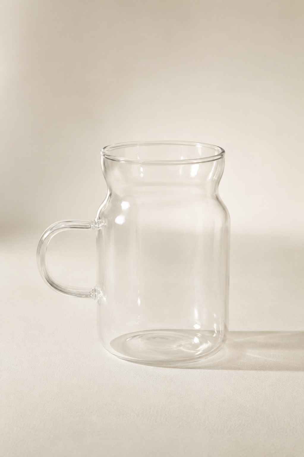 Duo de verres transparents en verre et quatre pailles en inox, tasses élégantes de la marque HomeDeLuxe.