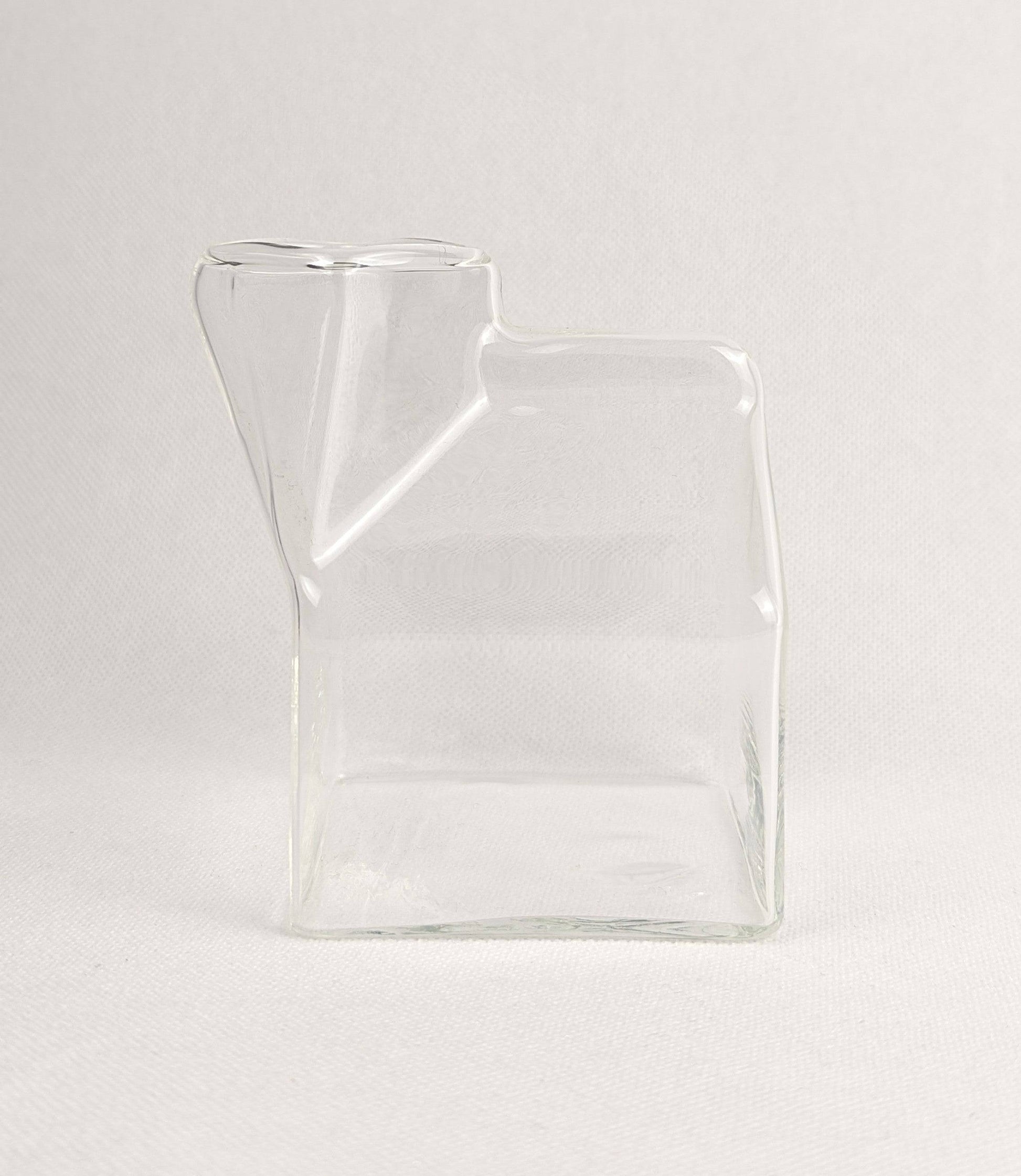 Brique de lait HomeDeLuxe, format classique, avec logo et détails visibles sur l'emballage en carton blanc.
