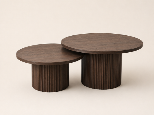Deux tables basses en bois de marque HomeDeLuxe, style moderne avec surfaces en bois clair.
