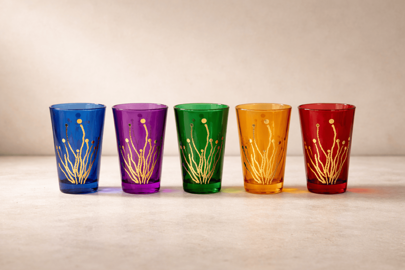 Ensemble de douze verres à thé élégants aux motifs d'algues dorées - Home de Luxe France 