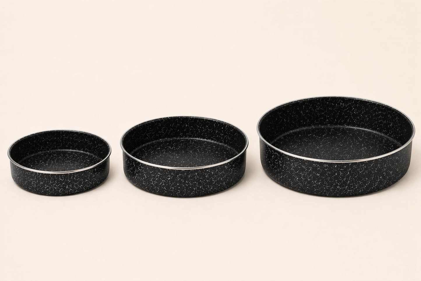 Trio de plats en céramique HomeDeLuxe, assortiment de différentes tailles avec motifs modernes, vue de face.