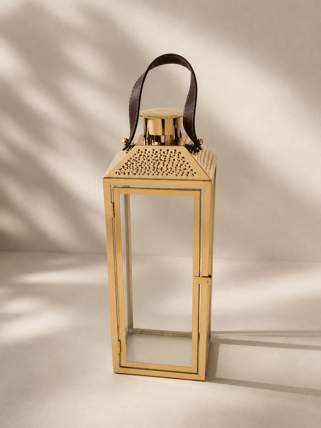 Lanterne dorée cuir