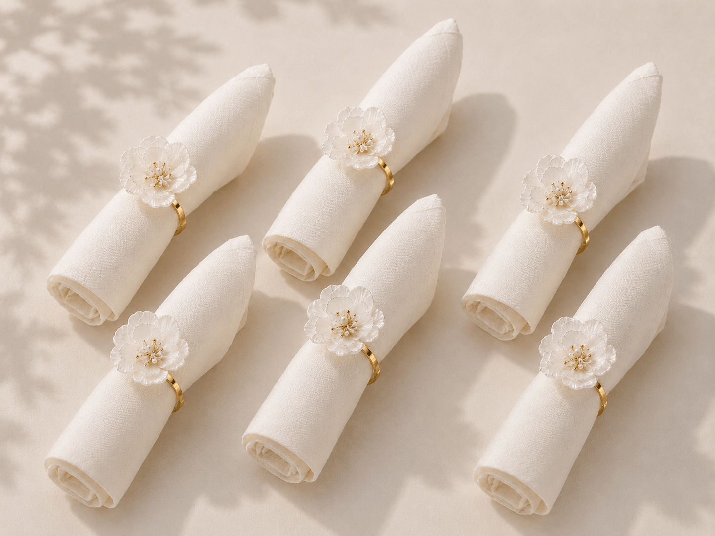 Rond de serviette fleur blanche gold - HomeDeLuxe