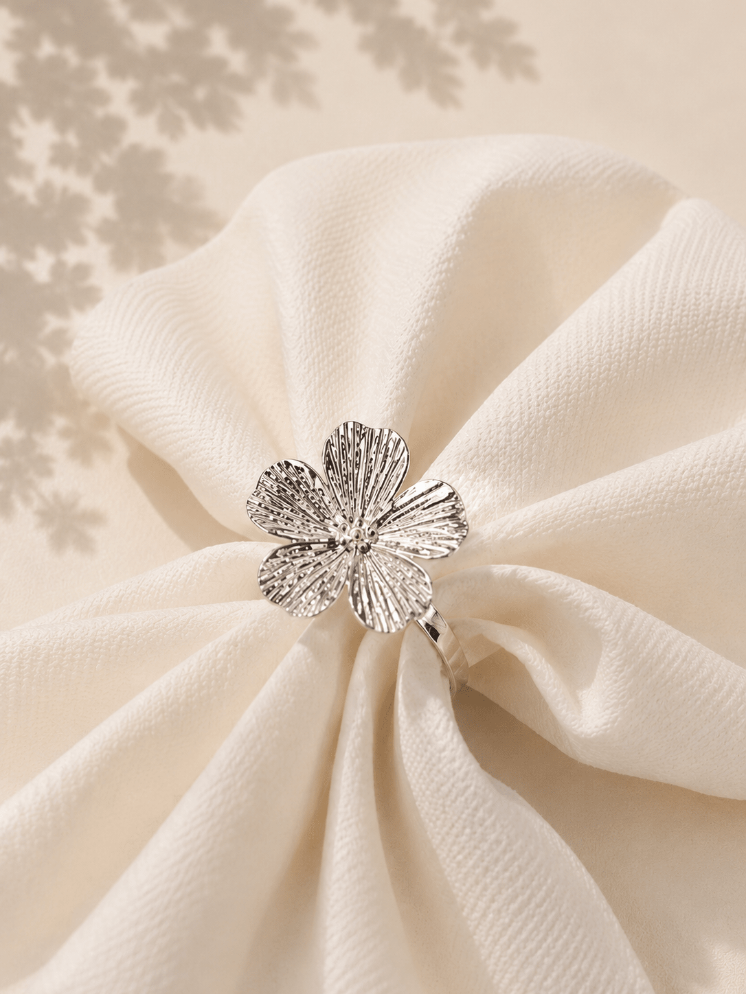 Rond de serviette fleur silver - HomeDeLuxe